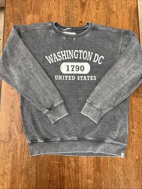 Gray Washington DC 1790 Crewneck Sweatshirt Size S